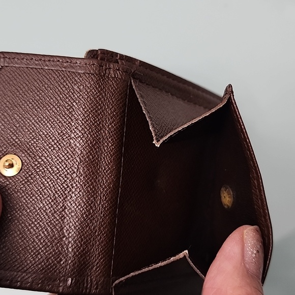 Louis Vuitton Damier Ebene Men's Wallet - Picture 10 of 10